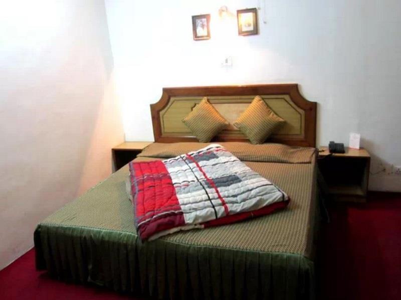 Hotel Ratan Дехрадун Экстерьер фото