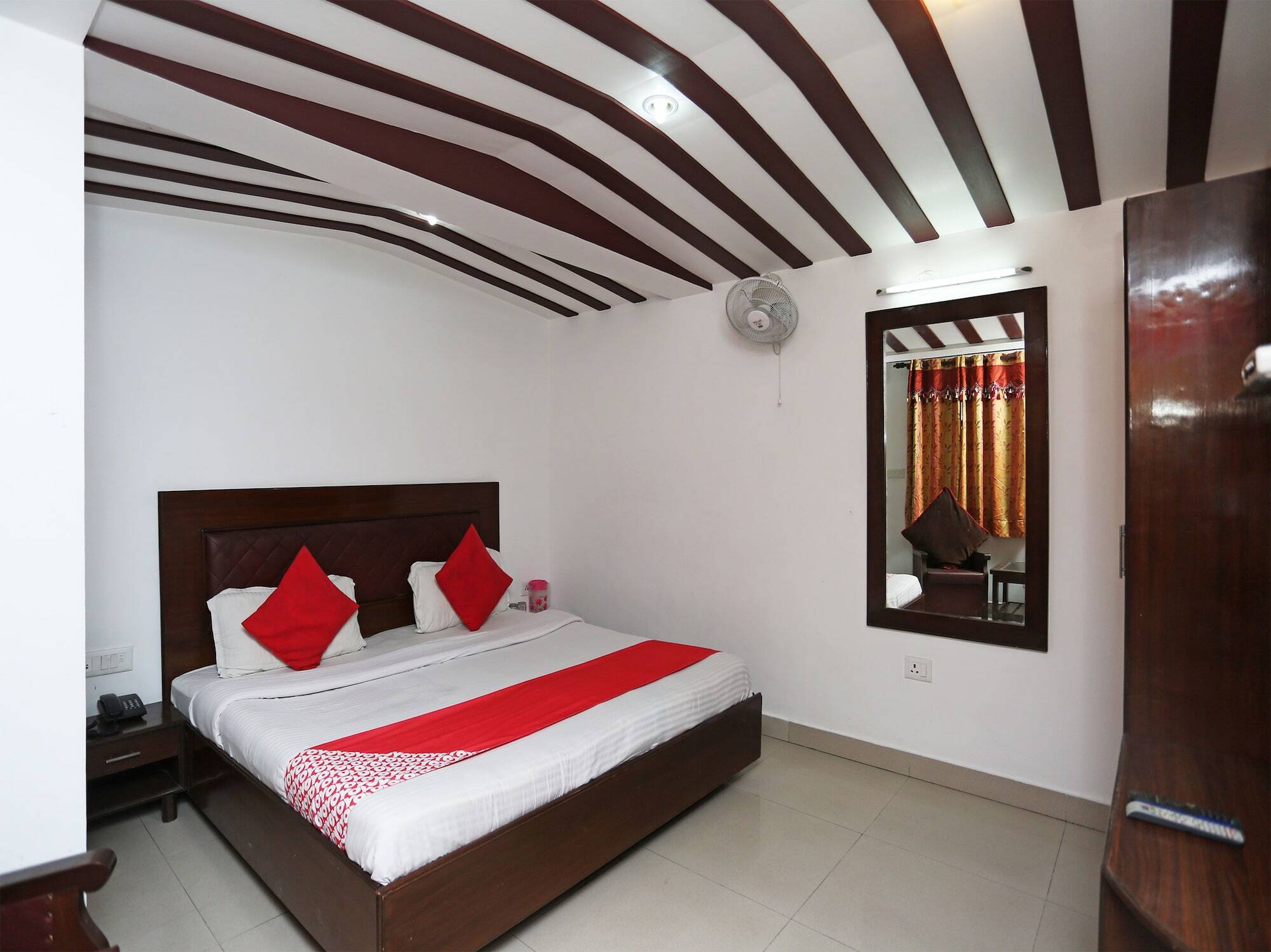 Hotel Ratan Дехрадун Экстерьер фото